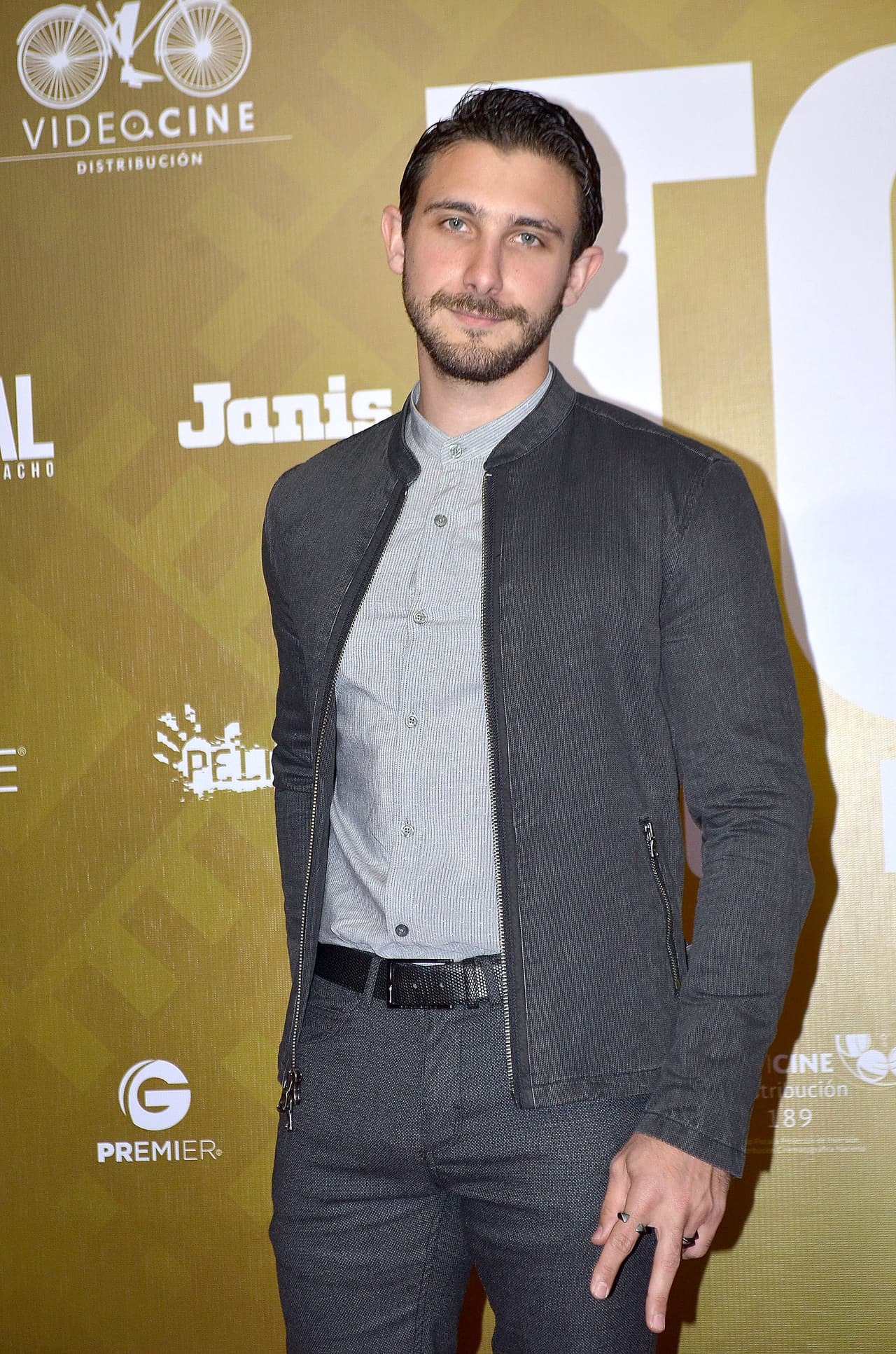 Y Emiliano ha encontrado en el trabajo la mejor terapia para tratar de superar la muerte de su madre.