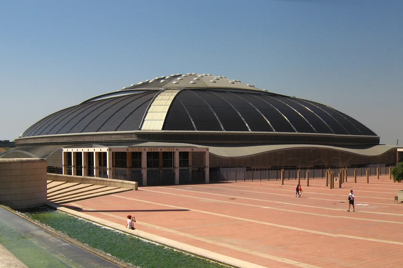 Palau Sant Jordi, un estadio cubierto en Barcelona, España. Construido para los Juegos Olímpicos de 1992.