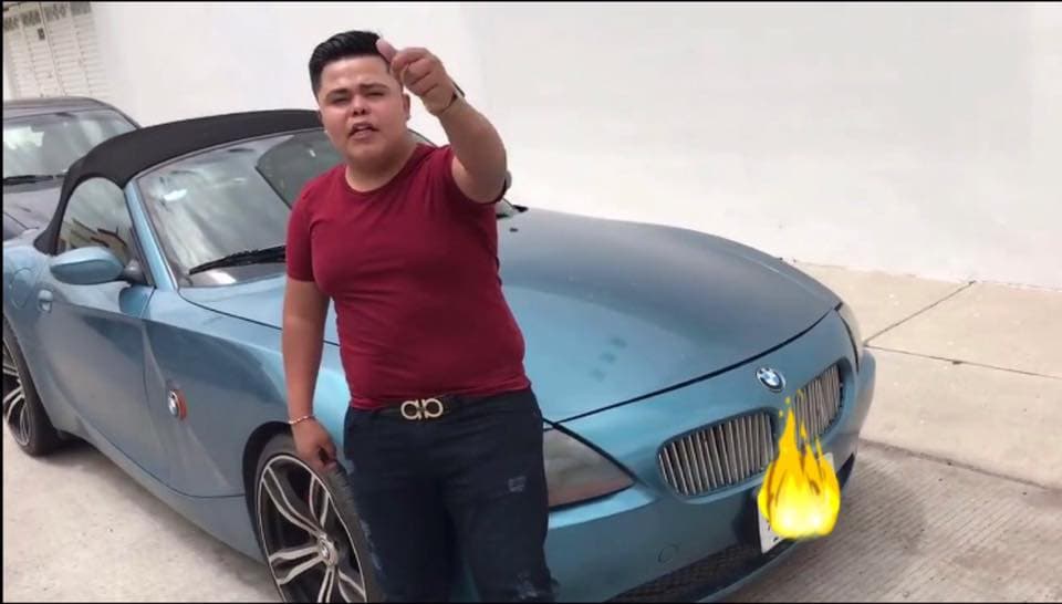 Los carros deportivos no podían faltar en su álbum de recuerdos, como este
<b> BMW Z4.</b>