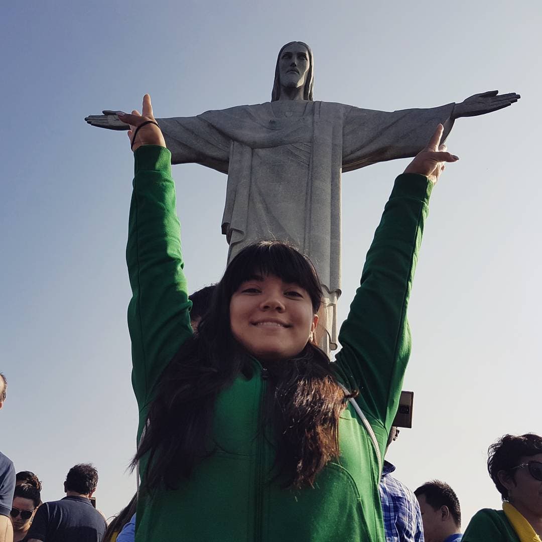 En el 2016, después de su participación en los Juegos Olímpicos de Río, fue criticada por su físico, por supuestmente no tener la tradicional figura de las gimnastas.