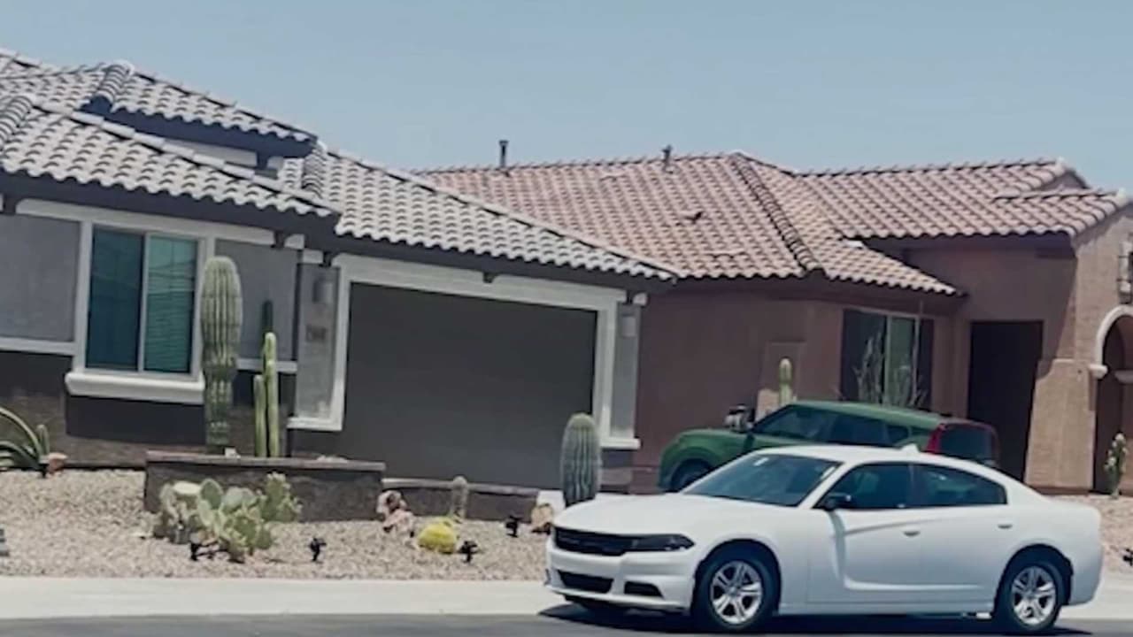 Padre se declara culpable tras muerte de niña en auto bajo calor extremo en Arizona