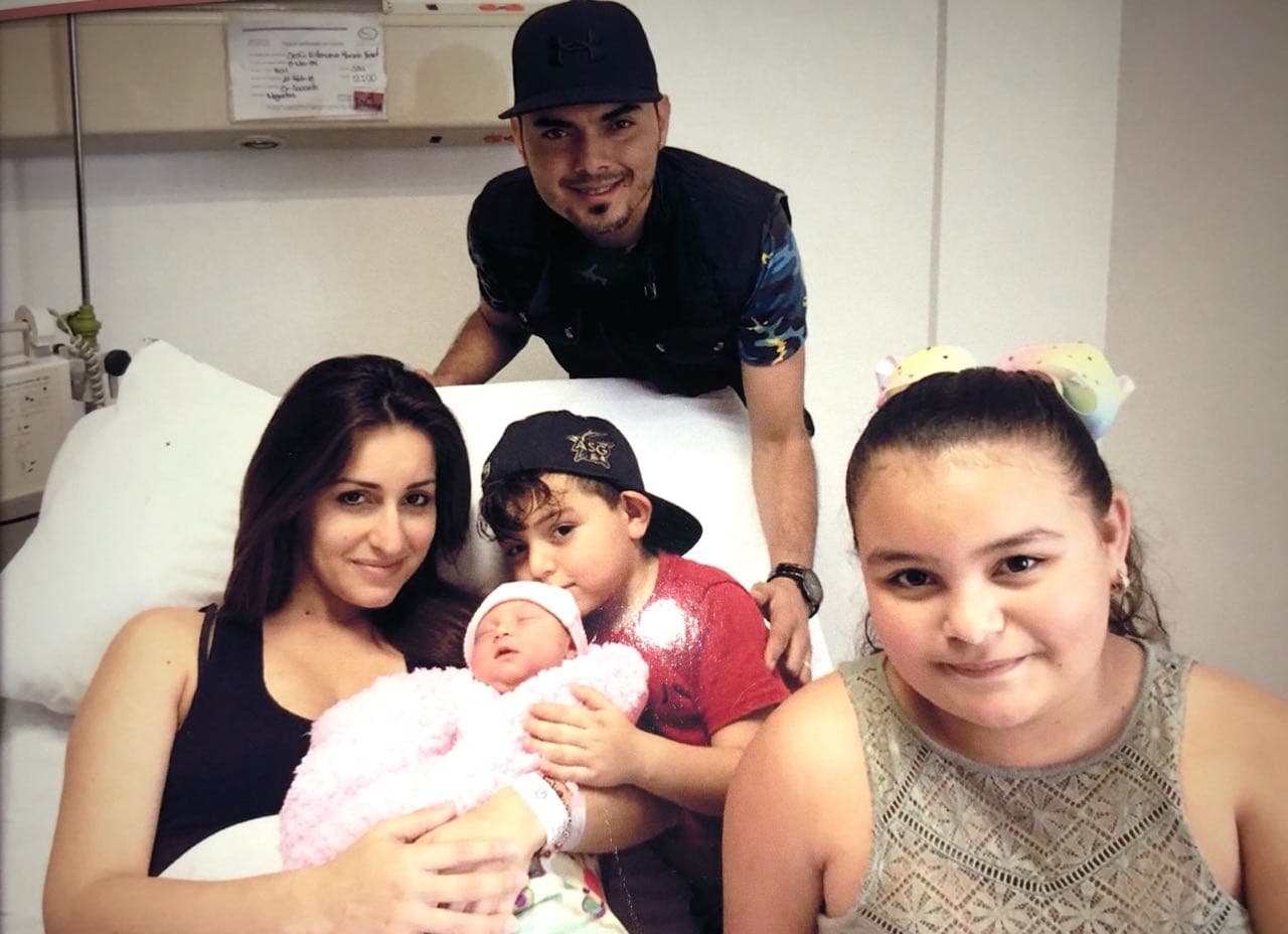 Aolani Mondragón Delfín, nació el 27 de febrero a las 9:30 horas. Midió 50 centímetros y pesó 3.400 gramos mediante cesárea.