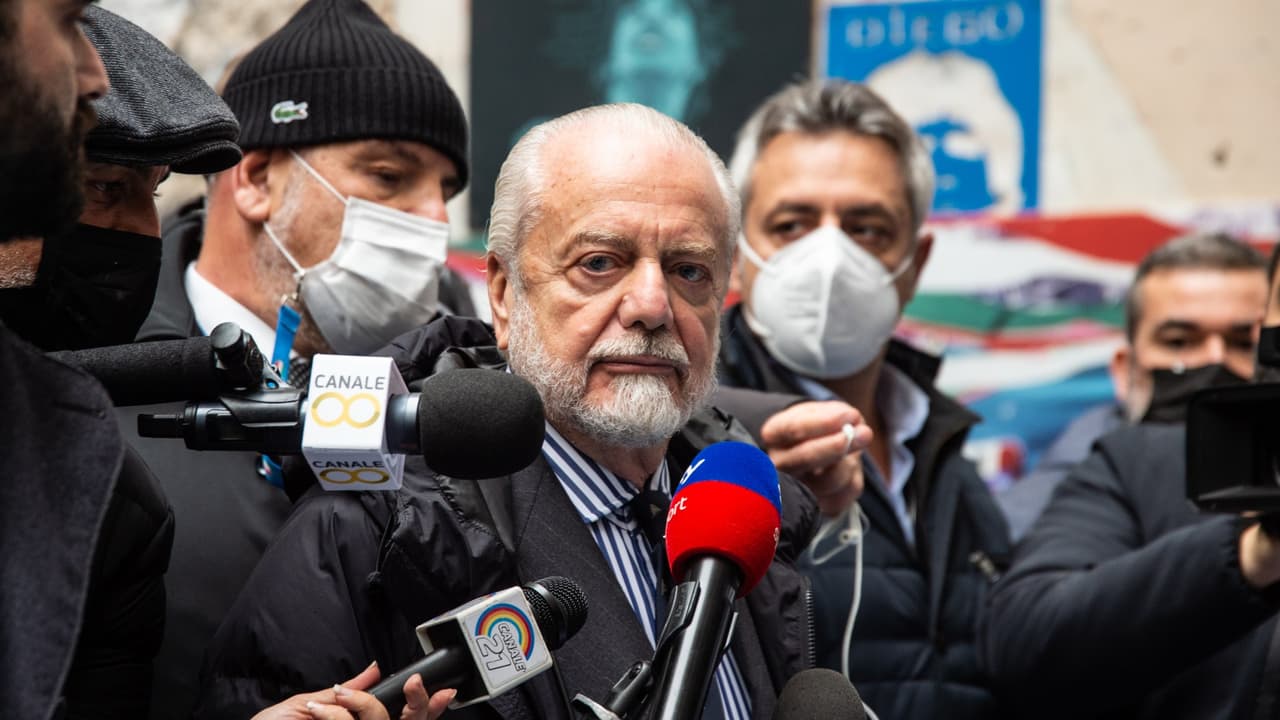 Aurelio de Laurentiis, presidente del Napoli, califica de “competiciones falsas” a la Champions, Europa y Conference League.