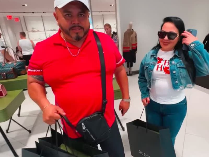 Familia de influencers mexicanos acusan a tienda Gucci en EU por discriminarlos: así los trataron