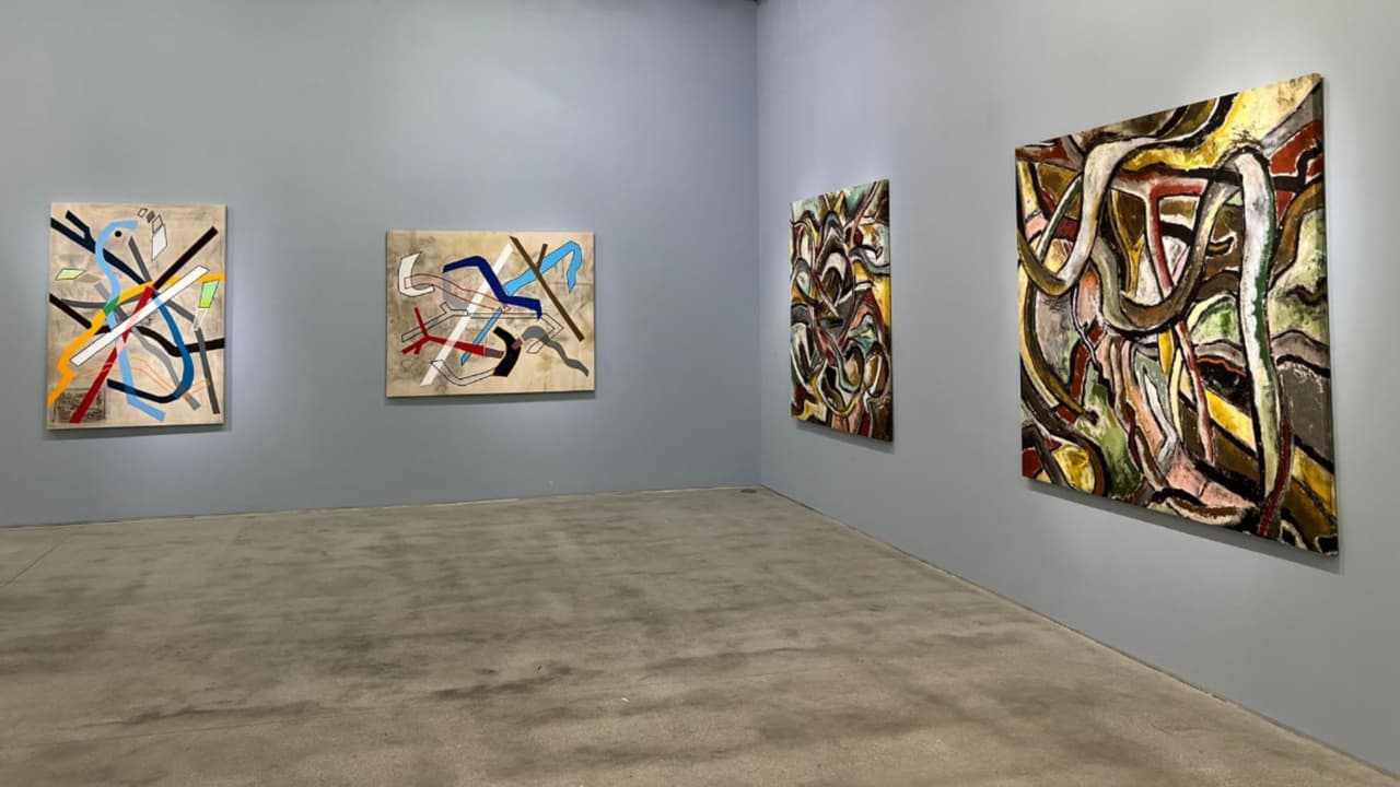 “Enredaderas in Four Stages” la exposición del pintor venezolano Arturo Correa se mantiene en Ascaso Gallery hasta el sábado 6 de septiembre. “Durante más de dos décadas, las pinceladas audaces de Arturo han salpicado el lienzo con tonos radiantes, tejiendo un tapiz luminoso de experiencias humanas”, se lee en el catálogo de la galería ubicada en 1325 NE 1st Ave. La exposición se puede ver en horario de 10:00 am a 6:00 pm.