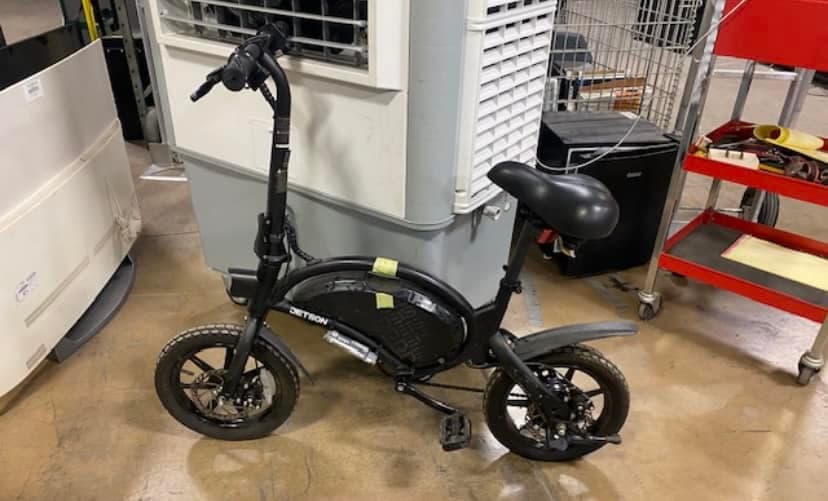 Todas las propiedades deberán pagarse y recogerse el mismo día de la subasta.