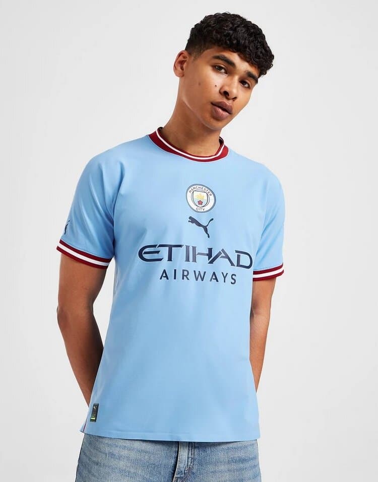 Así luce la nueva indumentaria del Manchester City.