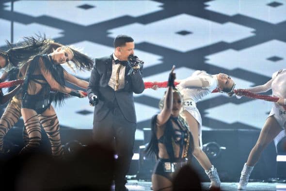 Él tenía una sorpresa y ¡nos la dio!