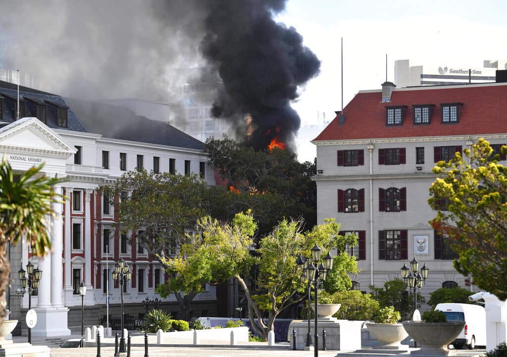 Incendio en el Parlamento de Sudáfrica.