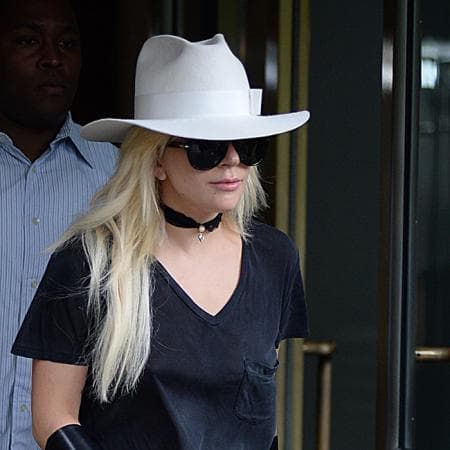 "En un esfuerzo por resolver amigablemente este asunto hace meses, mi oficina proporcionó al equipo legal de Lady Gaga, a pedido de ellos, un informe oficial de un reconocido y respetado musicólogo y profesor que determinó que 
<b>hay similitudes</b> temporarias, melódicas, rítmicas y armónicas significativas", dijo el abogado en una declaración para el portal noticioso.
<br>