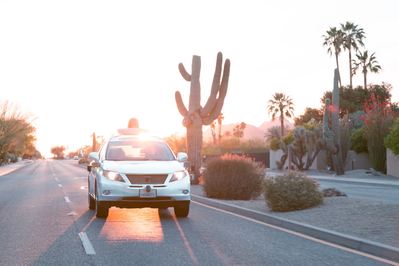 Cuatro de esos coches están siendo puestos a prueba y ya han recorrido las calles de Chandler para crear un detallado mapa de las vías de esa ciudad.