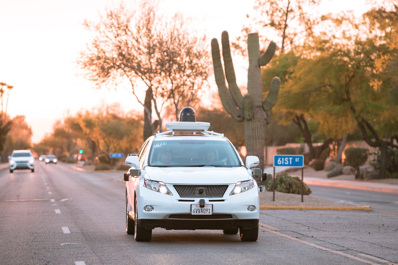 “Me siento honrado de que Google haya escogido la ciudad de Chandler como la primera ciudad en Arizona para continuar las pruebas de este proyecto de carros autoconducidos”, declaró el alcalde Jay Tibshraeny.