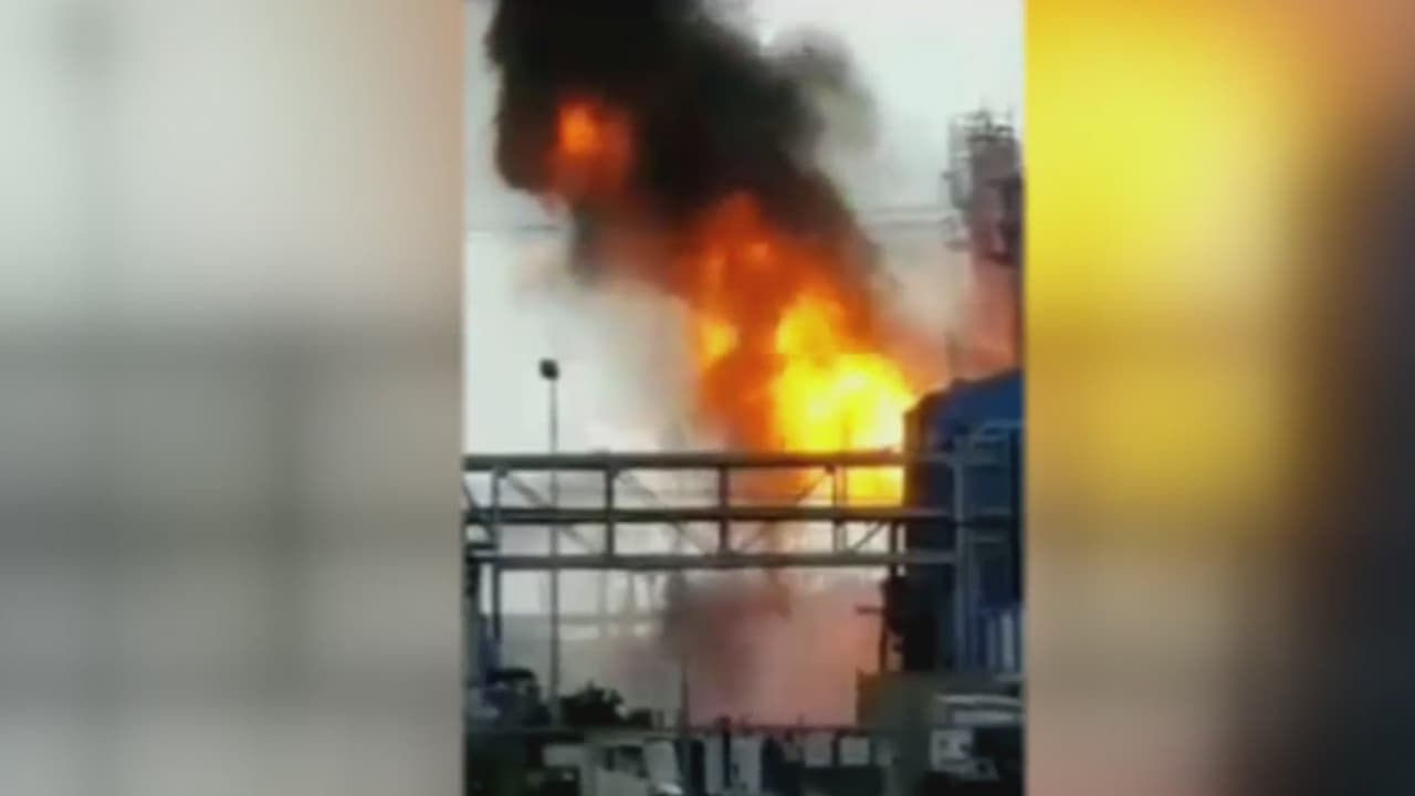 Una fuga de gas causa explosión en fábrica de plástico de Texas: hay 22 heridos