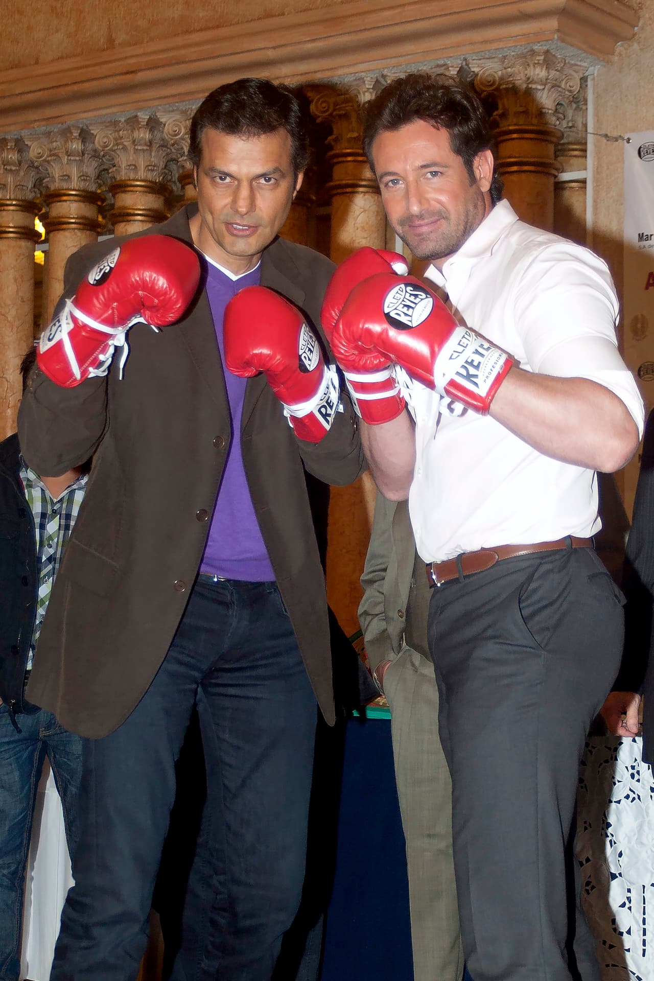 Y también 
<b><a href="http://www.univision.com/temas/gabriel-soto">Gabriel Soto</a></b> y 
<b><a href="http://www.univision.com/temas/agustin-arana">Agustín Arana</a></b> se midieron arriba del ring de boxeo en una pelea de exhibición, a tres rounds, a beneficio de la Comisión de Box del D.F. en 2014.