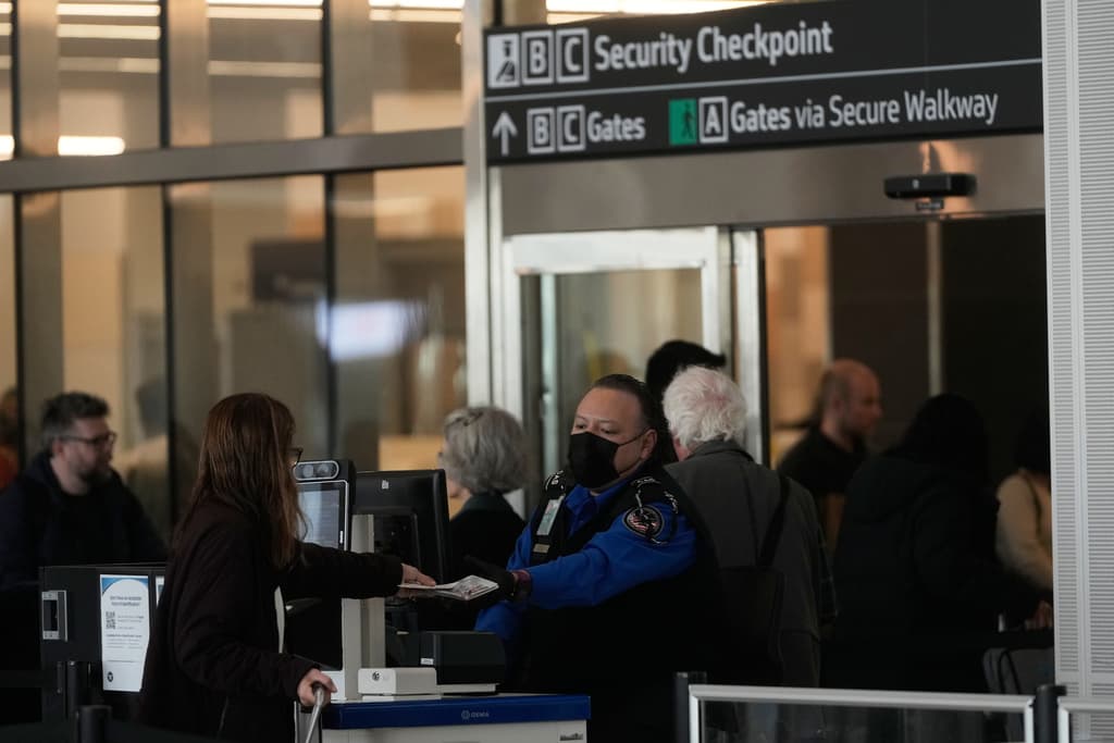 Largas filas en aeropuertos de Florida: recomiendan llegar hasta 3 horas antes del vuelo