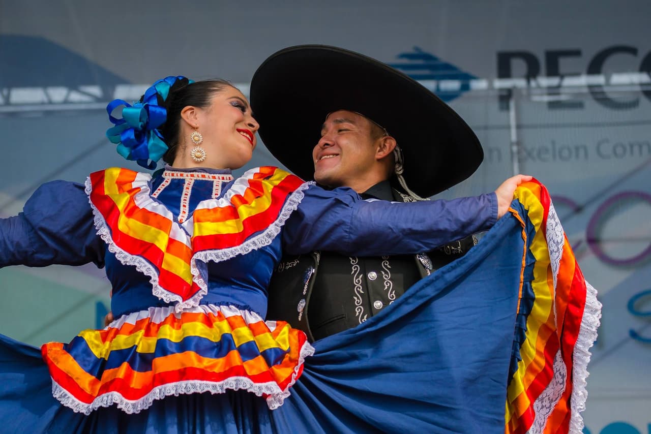 <b><a href="https://www.cherrystreetpier.com/events/">Mexican Independence Day Festival at Penn’s Landing (30 de septiembre)</a></b>. Conmemora el Día de la Independencia de México (oficialmente el viernes 16 de septiembre de 2022) en esta celebración dominical en la costa, parte de la serie multicultural gratuita de PECO. Espere un día de auténtica comida mexicana, arte y música en vivo.