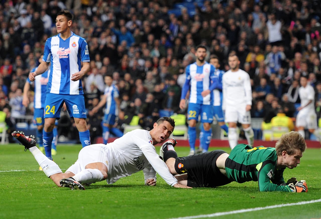 El portugués remataría un centro a media altura de Jese para cerrar la pinza en el segundo poste. Ronaldo saldría maltrecho tras el remate pues el arquero del Espanyol le daría un golpe en el cuello sin querer.