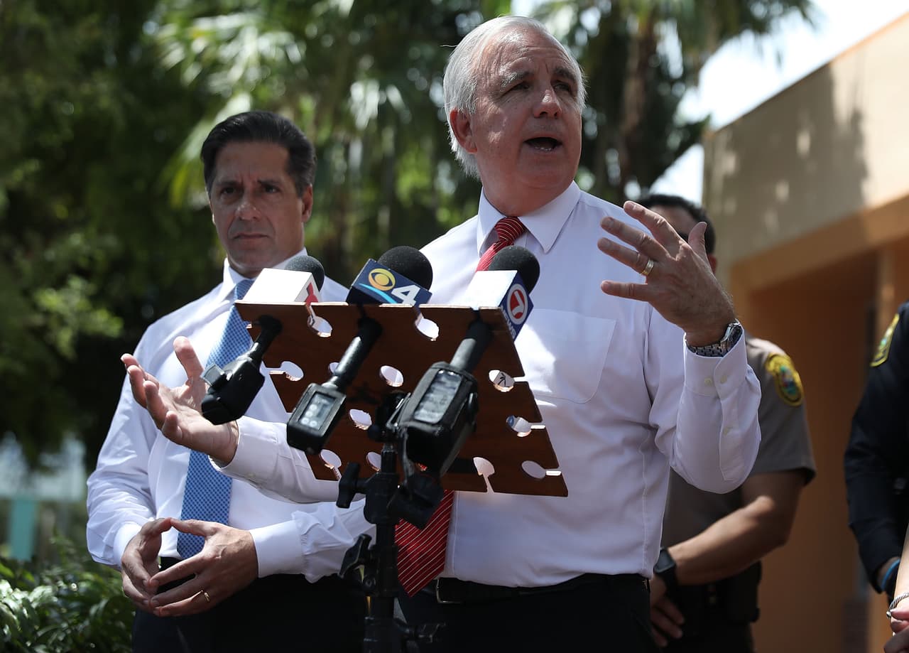 Estas medidas buscan prevenir incidentes como el de Parkland.