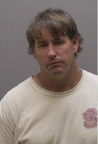 Mark Christopher Murchison, de Siler City, afronta cargos por solicitar actos sexuales.