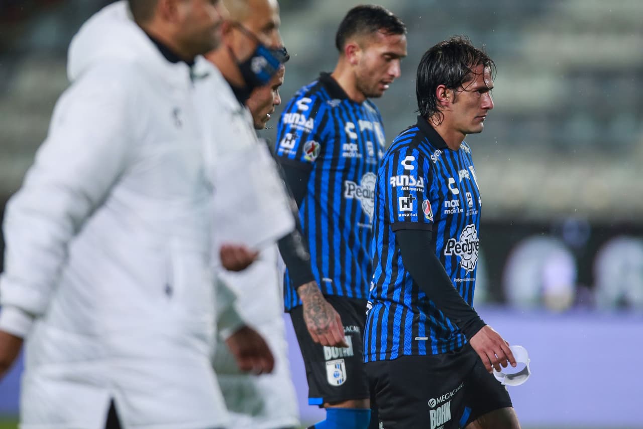 Los Tuzos se fueron con ventaja al descanso tras los tantos de Nicolás Ibáñez y Luis Chávez, pero Ángel Sepúlveda rescató el empate para los Gallos; José Angulo había adelantado a los visitantes.