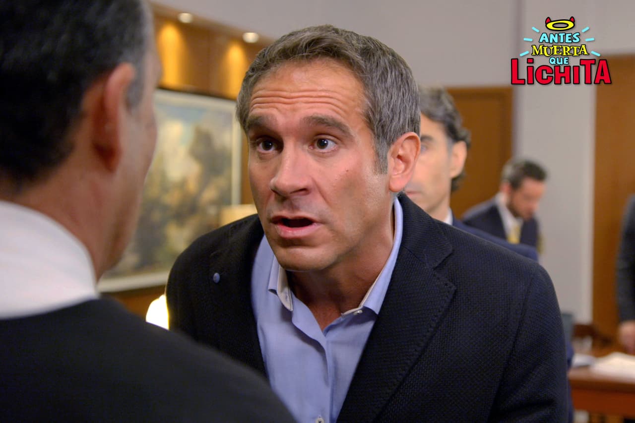 El juez le informa a Roberto que deberá esperar dos meses más para recuperar a Mateo.