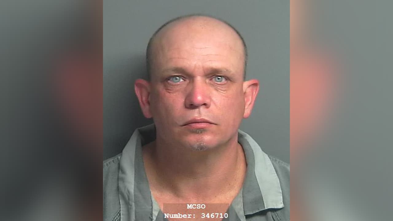 Jamie Taylor es señalado de conducir un vehículo sin autorización.