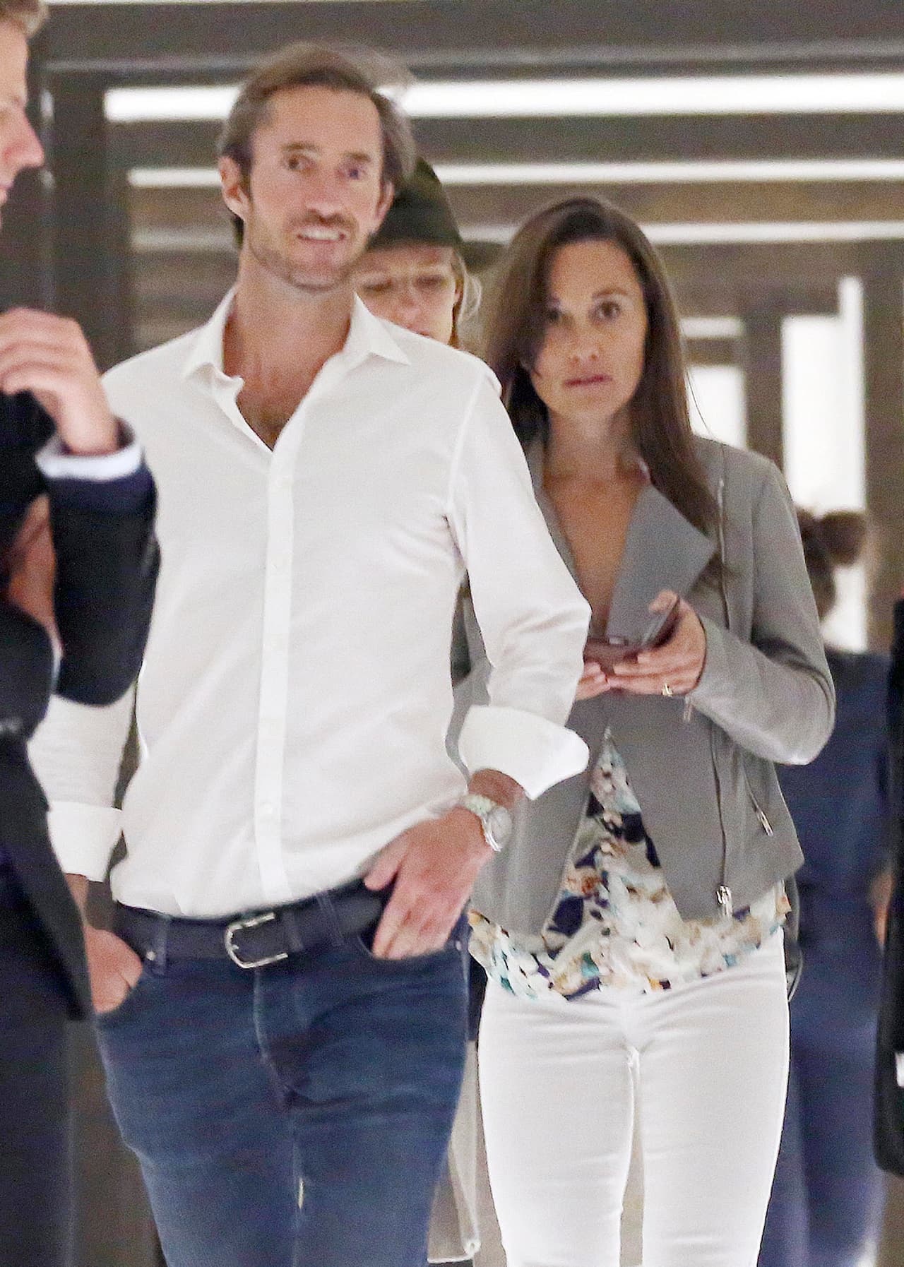 La socialité y columnista británica se casará con el empresario James Matthews el 20 de mayo de 2017.