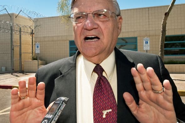 El controvertido alguacil del condado Maricopa, Joe Arpaio, recibió el apoyo de los votantes en Arizona y resultó reelegido por sexta vez consecutiva, a pesar de las acusaciones de prácticas de perfil racial en su contra.