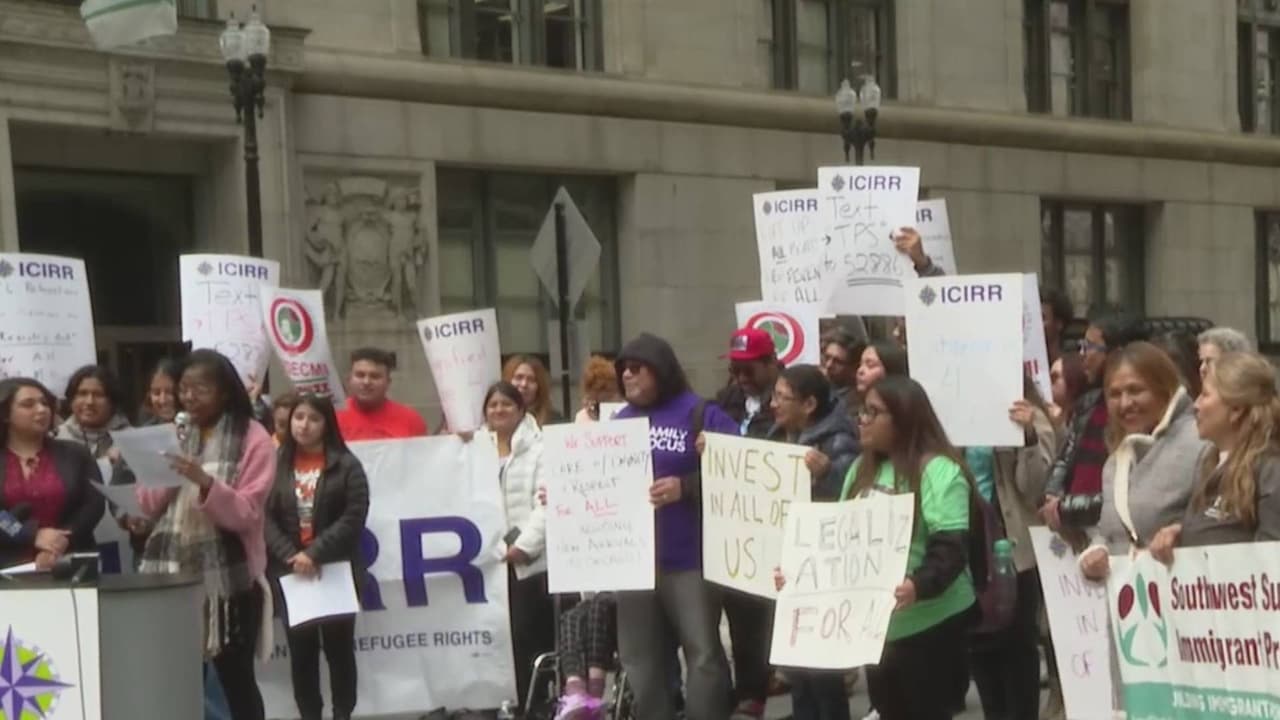 Alcalde de Joliet pide a supervisor del municipio retirar solicitud de subvención para migrantes.