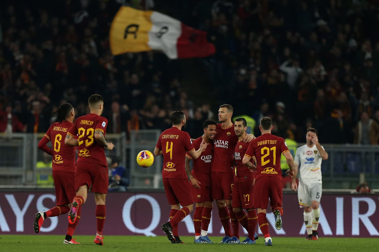Roma rompió racha de tres derrotas en Serie A con goleada 4-0 sobre Lecce.