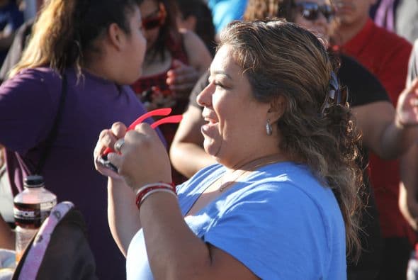 “ Los Canarios de Michoacán” pusieron a bailar a cientos de Arizoneneses en los Latin Grammy Street Parties en Phoenix, quienes no pudieron resistirse al carismático grupo de música regional mexicana, su sonido único del arpa y a sus conocidos sencillos. 