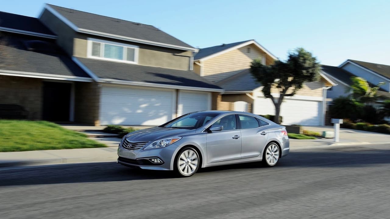 <h3 class="cms-h3-H3">Hyundai Azera</h3>
<h3 class="cms-h3-H3"> </h3>
<br>Otro sedán grande que se ganó un boleto sin regreso al gran estacionamiento en el cielo de los automóviles. Al final de 2018 
<a href="https://www.univision.com/temas/hyundai" target="_blank">Hyundai</a> deja ir al Azera que lo único que hacía era competir con los propios sedanes de 
<a href="https://www.univision.com/temas/genesis" target="_blank">Genesis</a>, su marca de 
<a href="https://www.univision.com/temas/autos-de-lujo" target="_blank">autos de lujo</a>.