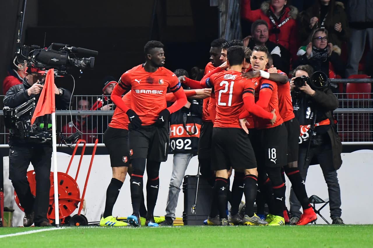 Hatem Ben Arfe fue el encargado de cambiar el cobro por gol y dejar el juego con diferencia de dos antes de irse al descanso.