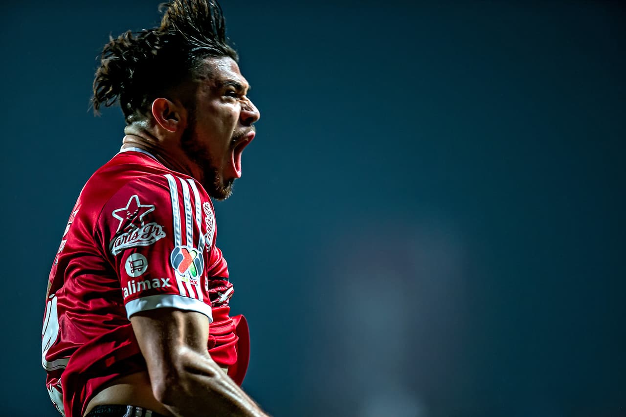 Henry Martín será el tercer refuerzo de Chivas