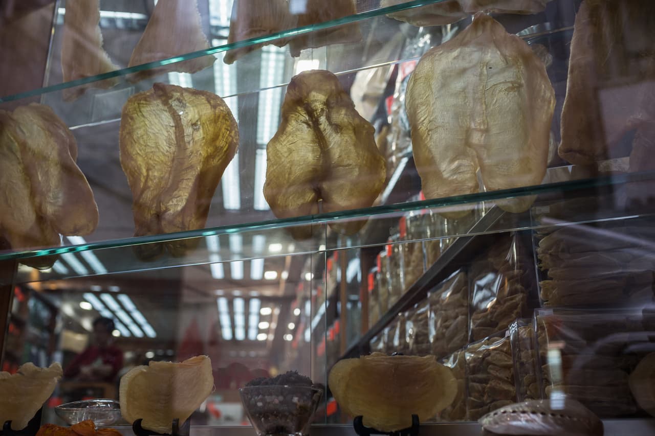 Los consumidores creen que la vejiga de totoaba tiene poderes afrodisíacos y medicinales.