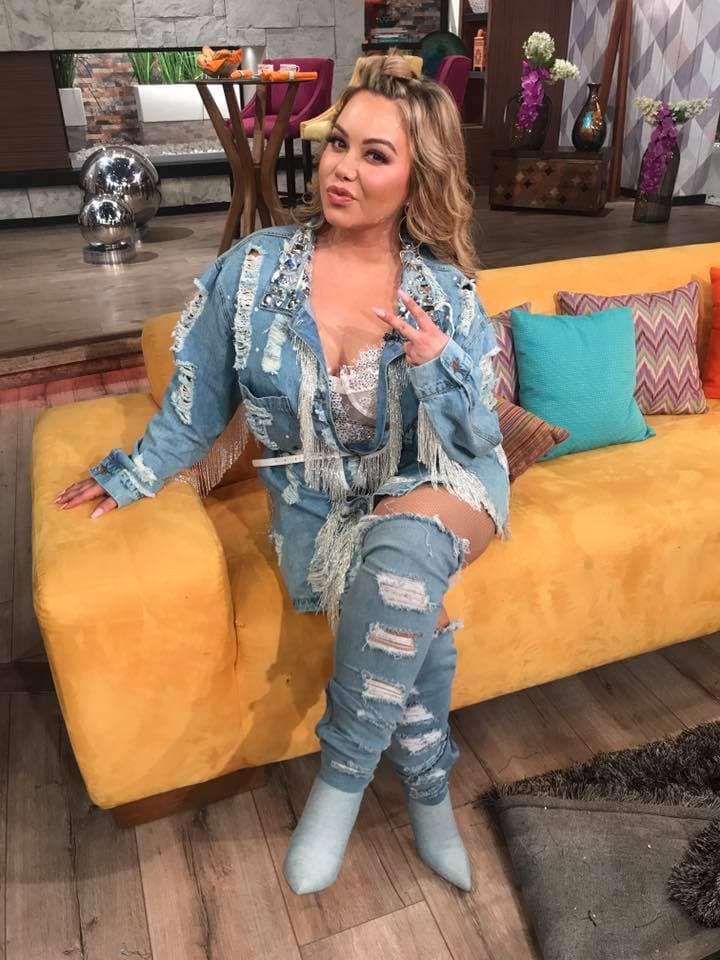 Y aprovechando su estadía en México, se presentó este lunes en el programa matutino 'Hoy', luciendo una vestimenta que causó 'envidia de la buena' entre las conductoras.