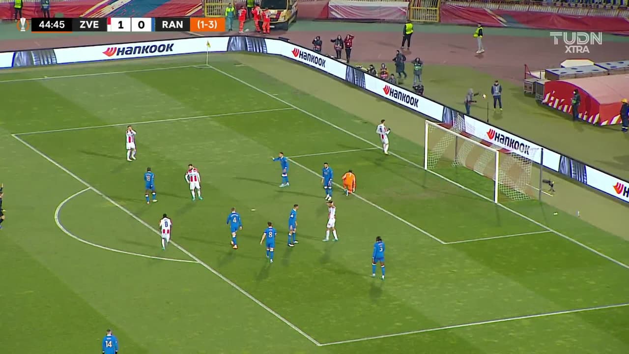 ¡TIRO ATAJADO! disparo por Cristiano Piccini.