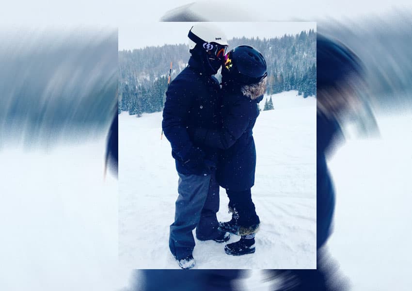 Ellos se la han pasado increíble y tienen una relación muy apasionada. Qué tal estas imágenes en las que derritieron el hielo con tremendos besos.