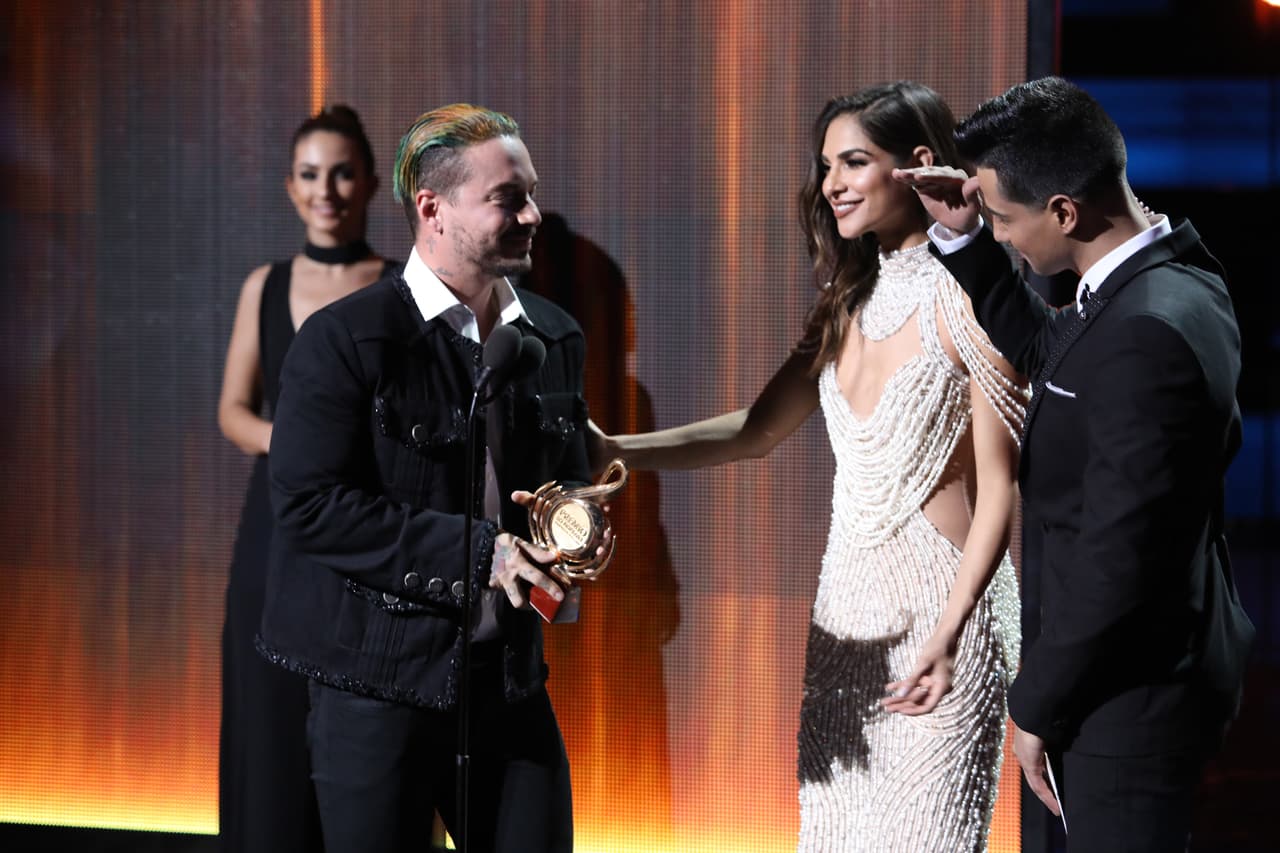 El artista urbano J Balvin ganó uno de los reconocimientos más importantes: artista del año.
