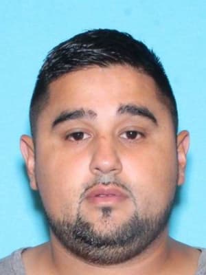 <h3 class="cms-H3-H3">Armando Díaz </h3>
<br>
<br>La agencia asegura que Díaz, con 35 años cumplidos,
<b>fue secuestrado en Guadalajara, México, </b>el 20 de febrero de 2021.
<br>
<br>El FBI
<b> ofrece una recompensa por información que conduzca a su localización. </b>
<br>