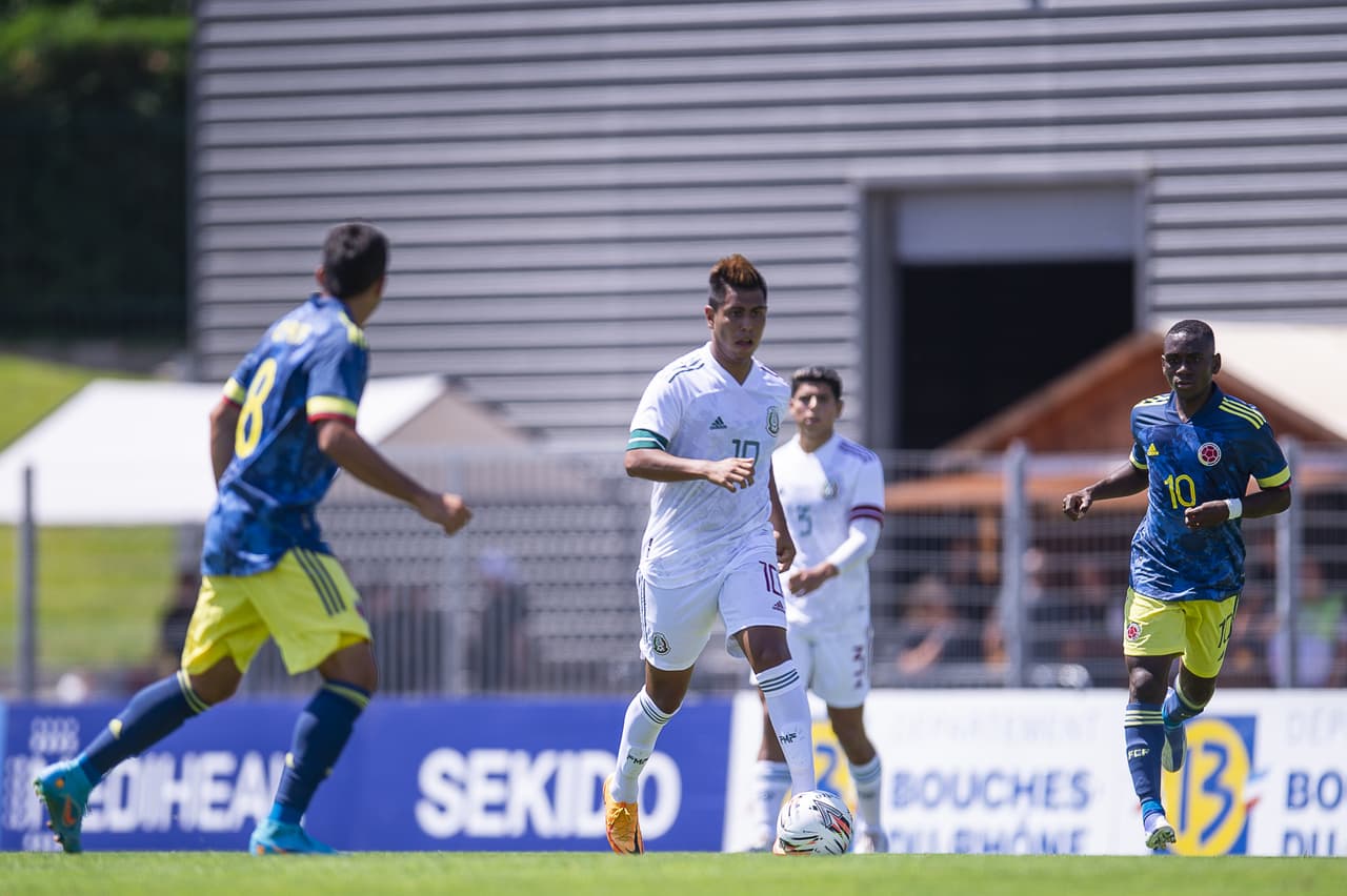 México venció a Colombia con goles de Santiago Muñoz y Efraín Álvarez para quedarse con el tercer lugar del torneo Maurice Revello.