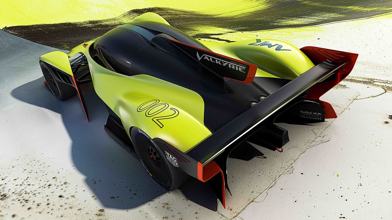 Aston Martin no hizo público su precio, aun así,
<b>vendió las 25 unidades programadas antes de mostrárselo al mundo</b>.