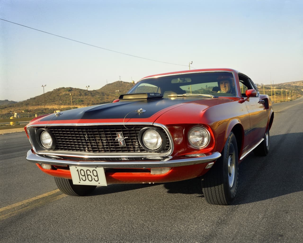 El Ford Mustang Match One fue una de las tantas versiones que tuvo el Mustang. 
<b>El primer Match One </b> se lanzó en 1968 como año modelo 1969. Se ofrecía junto con otras versiones del Mustang como el Boss 302, Boss 429, Shelby GT350 y Shelby GT500.
