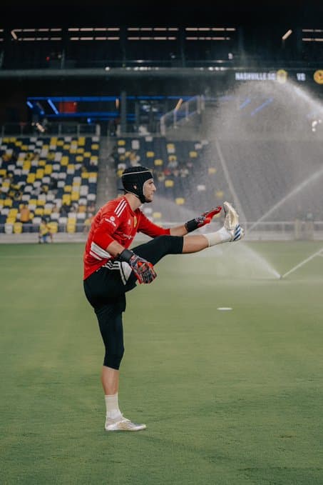 Jurgen Damm descontó al final del primer tiempo y Layún empató al segundo. Sin embargo, un descuido en el área permitió el contrarremate de Maher para el 3-2 y cuando agonizaba el juego, América encontró el 3-3 que obligó a los penales.