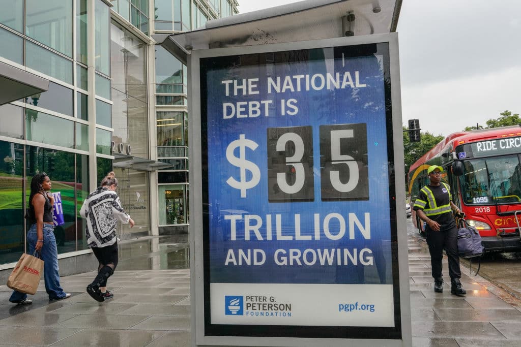 El Congreso evitó un 'cierre' del gobierno: pronto le asomará la batalla recurrente por 'el techo de la deuda'