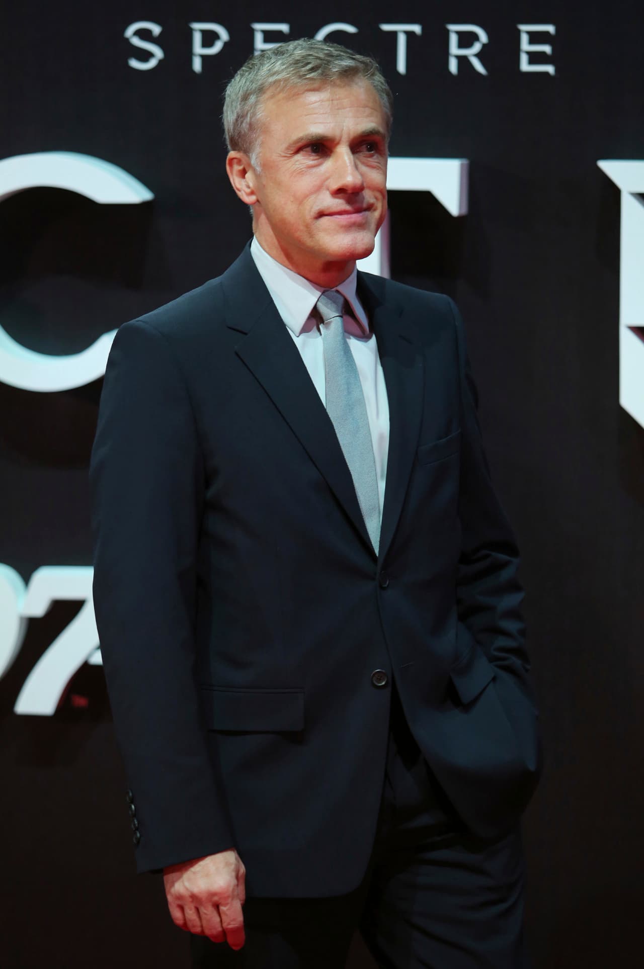 No podía fallar el villano de la cinta, Christoph Waltz