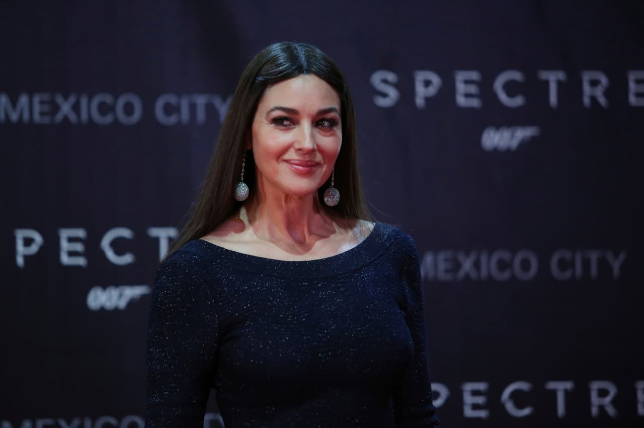 Comenzando con la bellísima italiana Monica Bellucci