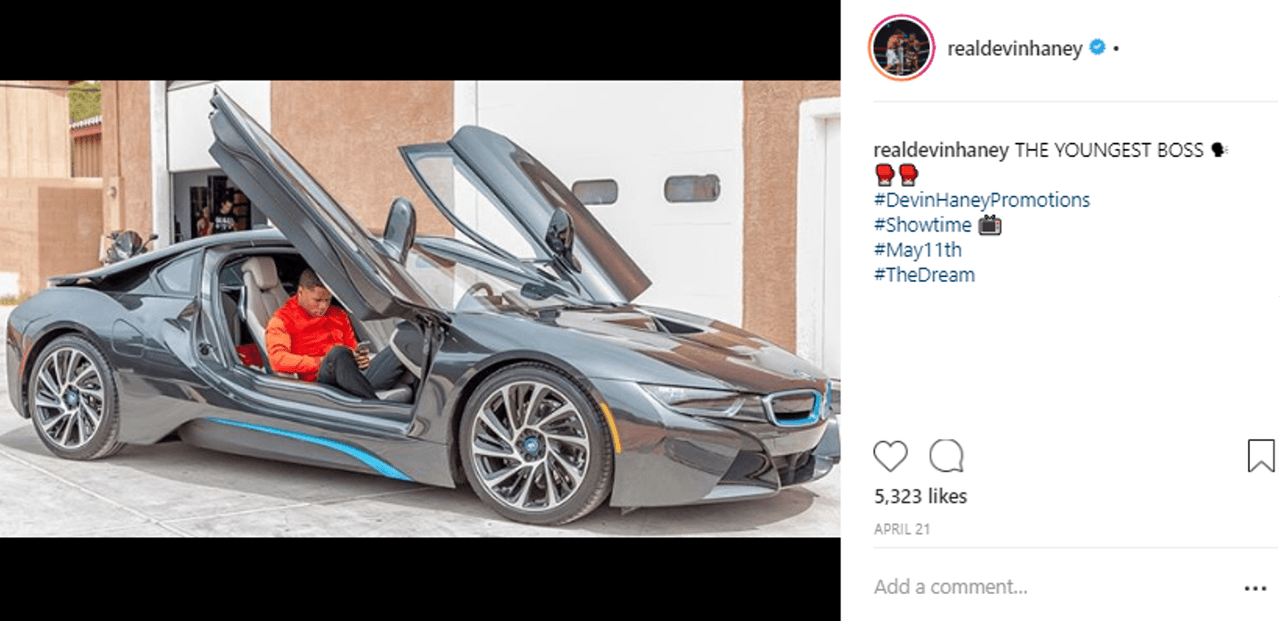 Entre los seguidores de ambos han sugerido que todo se trata de un truco para impulsar mediáticamente al boxeador, pero las fuentes de 
<b><a href="http://www.tmz.com/">TMZ</a></b> insisten en que la ex bailarina exótica siente un interés genuino por él, sobre todo porque se trata de un joven "
<b>maduro y exitoso</b>".