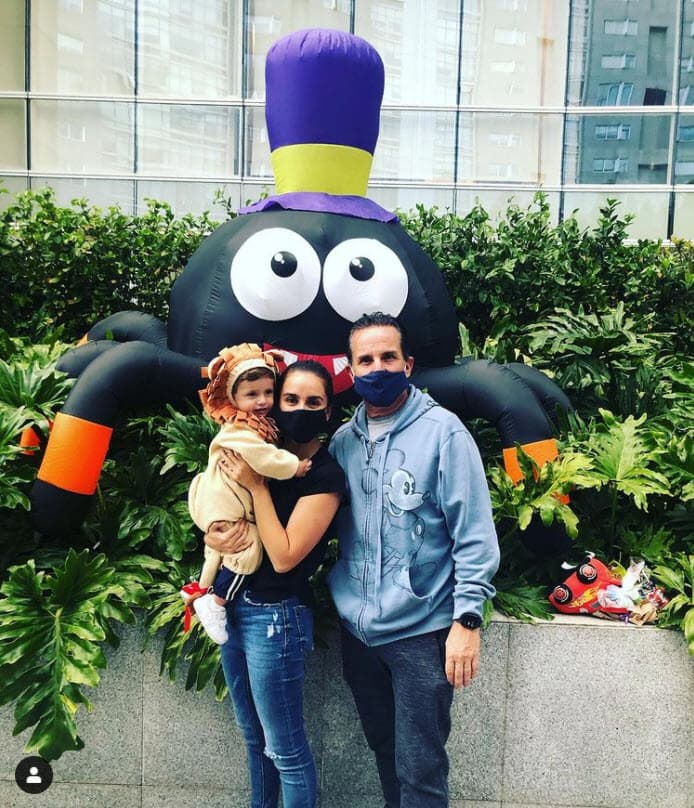 Tras la separación de Ludwika Paleta, el actor rehízo su vida amorosa con Ximena del Toro, con quien además 
<b>tiene otro hijo: Leo, de 3 años. </b>
<br>
<br>