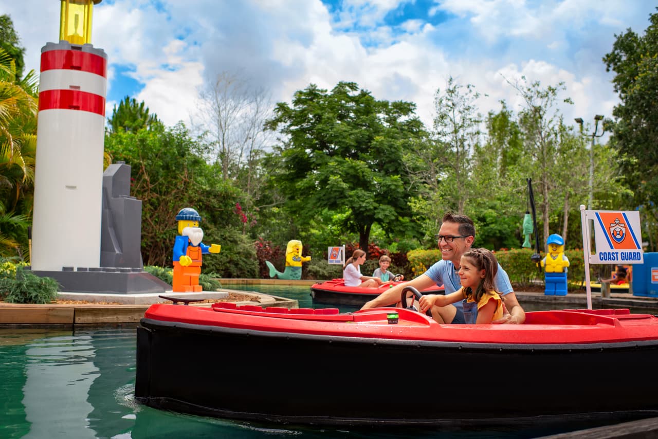 <b>Brickbeard’s Watersports Show</b>: Un espectáculo acuático con acrobacias, esquí y flyboard en Lake Eloise.